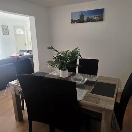 Belle Maison Familiale Proche De La Gare Ou Cure Thermale *