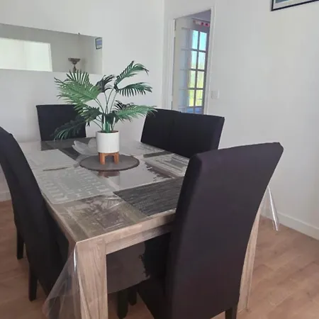 Belle Maison Familiale Proche De La Gare Ou Cure Thermale Сasa de vacaciones Rochefort (Charente-Maritime)